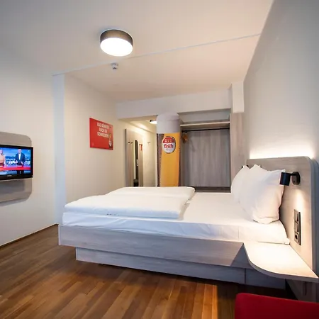 Eden Frueh Am Dom 3*