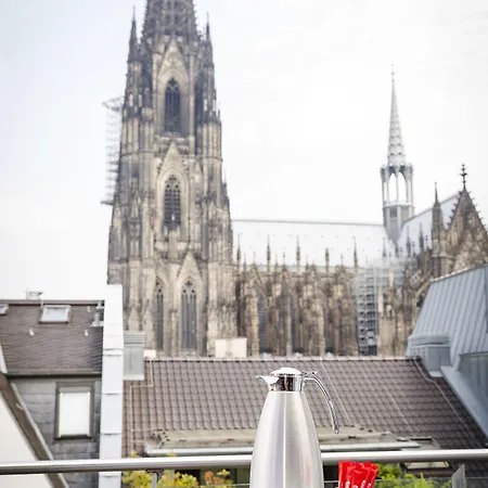 Eden Früh Am Dom